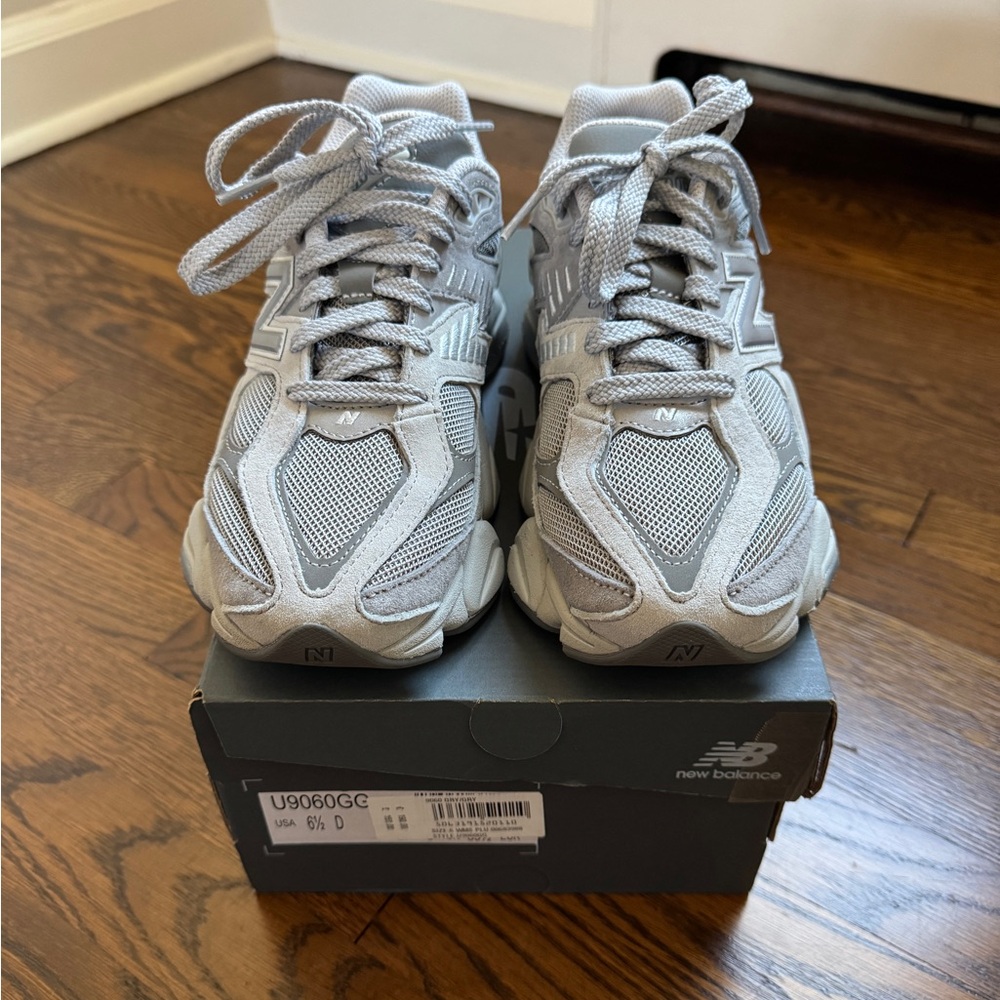New Balance 9060 Solid Gray - M 6.5/ W 8